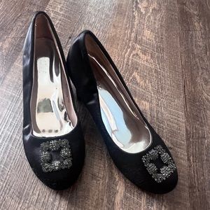 Badgley Mischka girls embellished satin pumps size 2